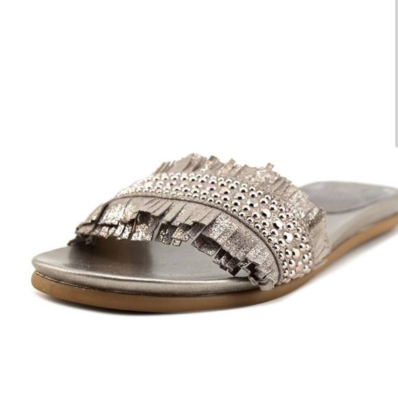💕SALE💕 Vince Camuto Ettina Silver Metallic Slide - Picture 2 of 10
